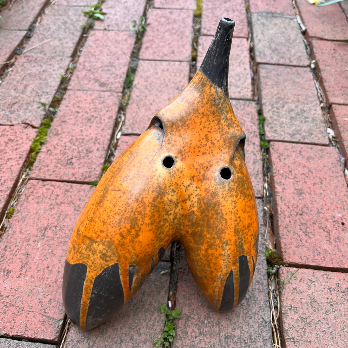 Innate D Drone Ocarina- Stone Whistle